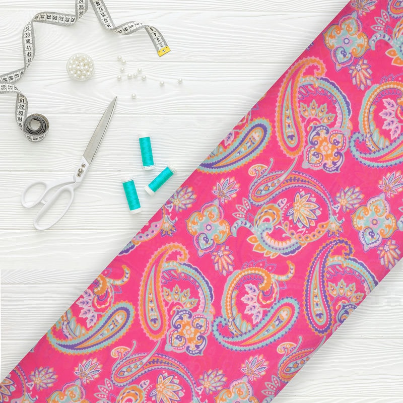Purple Paisley Pattern Print Women's Shorts