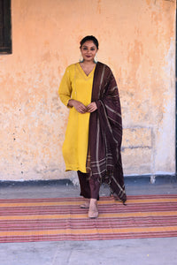 "Golden Elegance: Banarasi Silk Kurta Pant Dupatta Set "